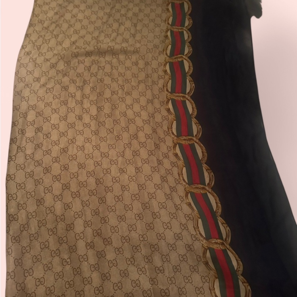 Gucci Beige and Black Scarf spring time